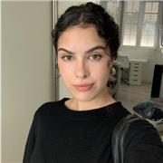 Profesora de apoyo desde primaria hasta la universidad. Estudio cuarto de Derecho y Administración y Dirección de empresas